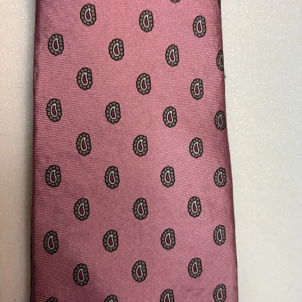 Mario Valentino Tie necktie Men’s Dusty Blush Rose/ red white blue paisley